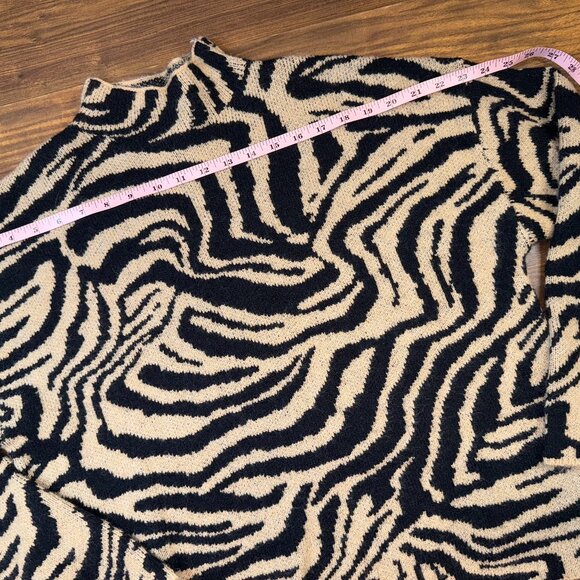 Forever 21 Zebra Print Sweater – Cozy, Chic, Women’s M, Like New - Picture 6 of 8